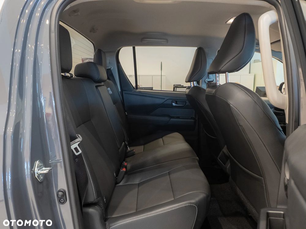 Toyota Hilux 2.8 D-4D mHEV Double Cab Executive 4x4 - 5