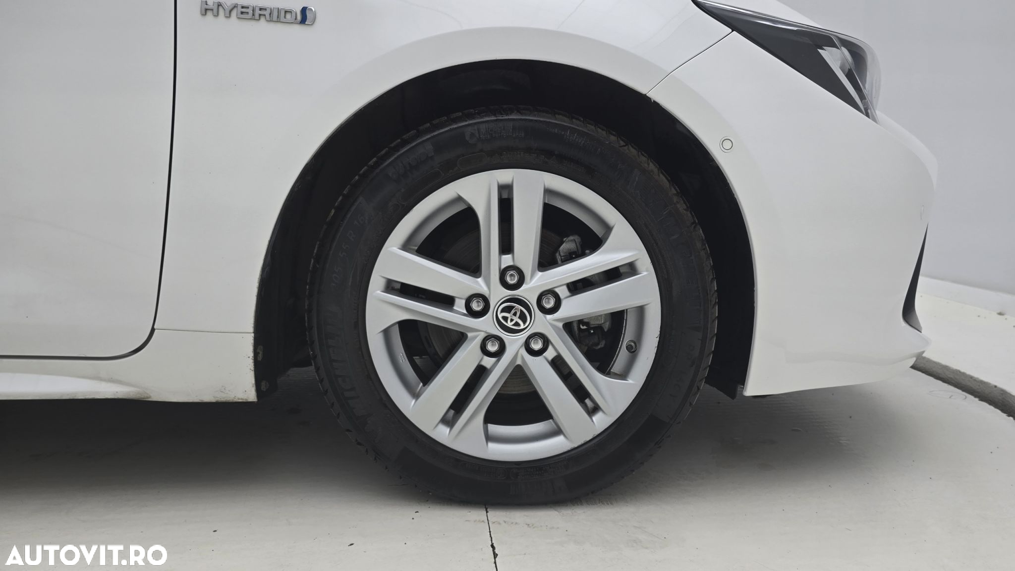 Toyota Corolla 1.8 HSD Dynamic - 23