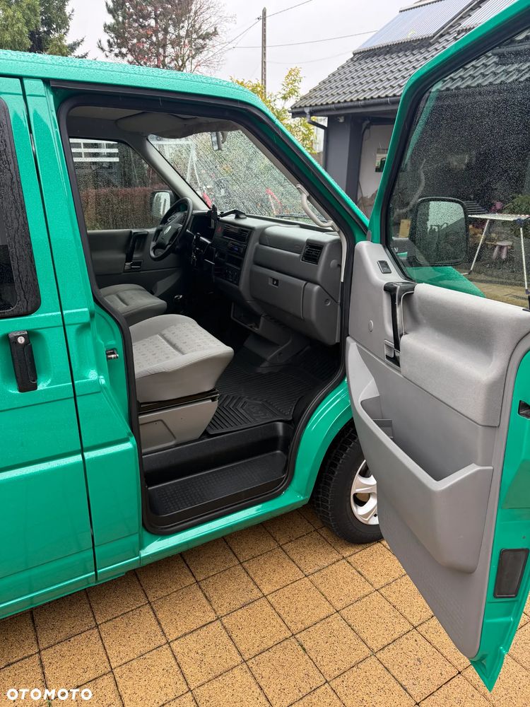 Volkswagen Caravelle - 3