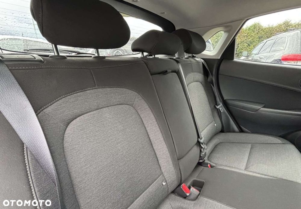 Hyundai Kona - 12