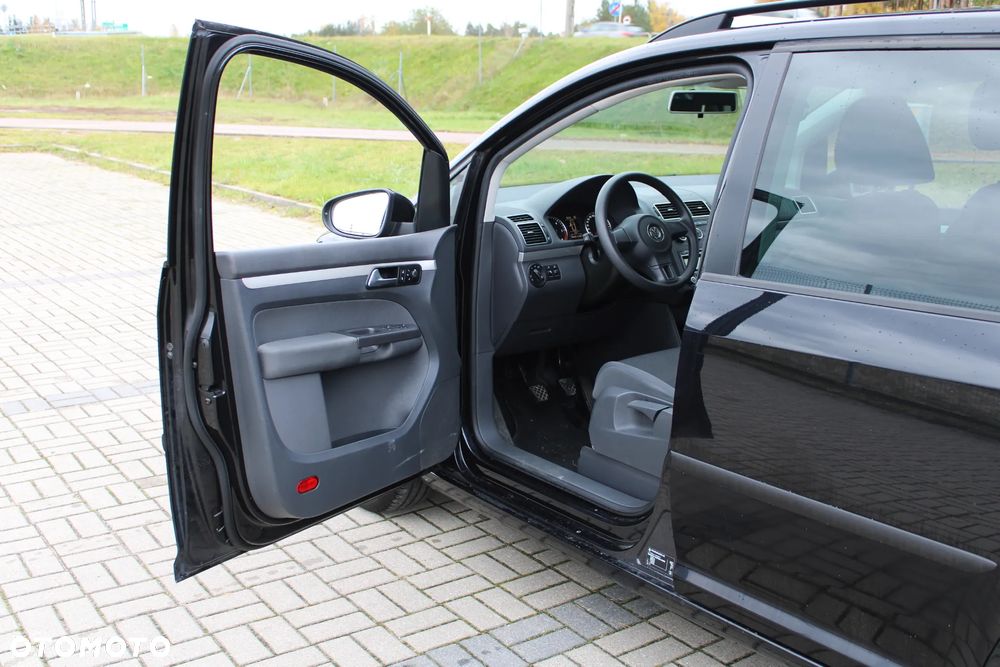 Volkswagen Touran - 21