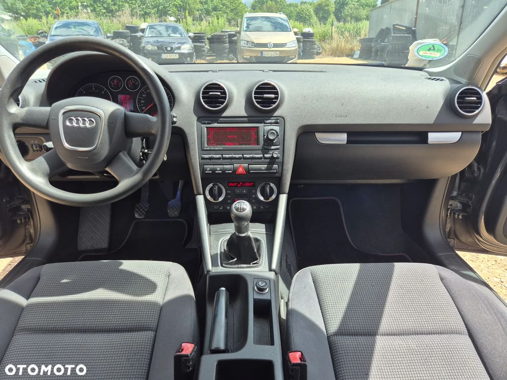Audi A3 Sportback 1.9 TDI Attraction - 9
