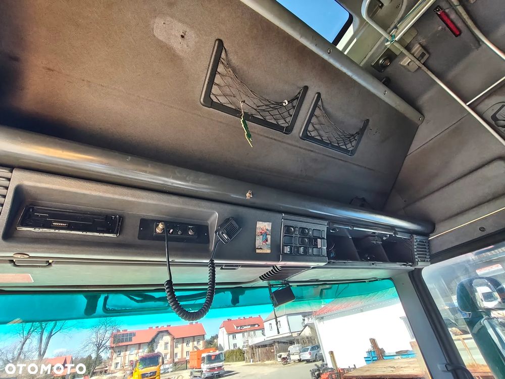 SCANIA R114 na części z 2002 r. silnik skrzynia koło chłodnica lampa szyba drzwi itp - 13