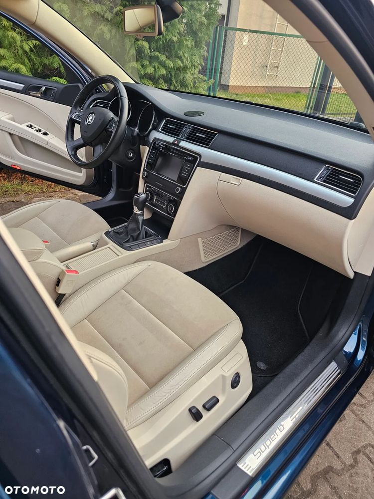 Skoda Superb 2.0 TDI 4x4 Elegance - 12