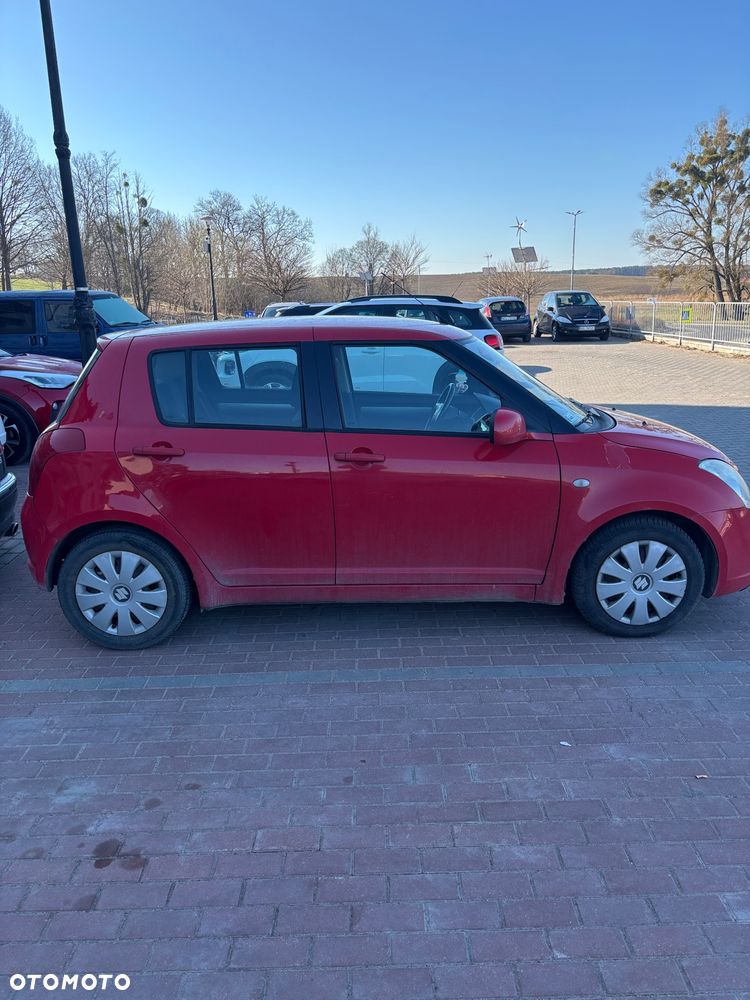 Suzuki Swift 1.3 Club - 3