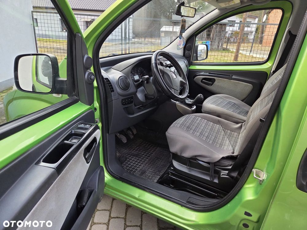 Fiat Fiorino Kombi Adventure - 6
