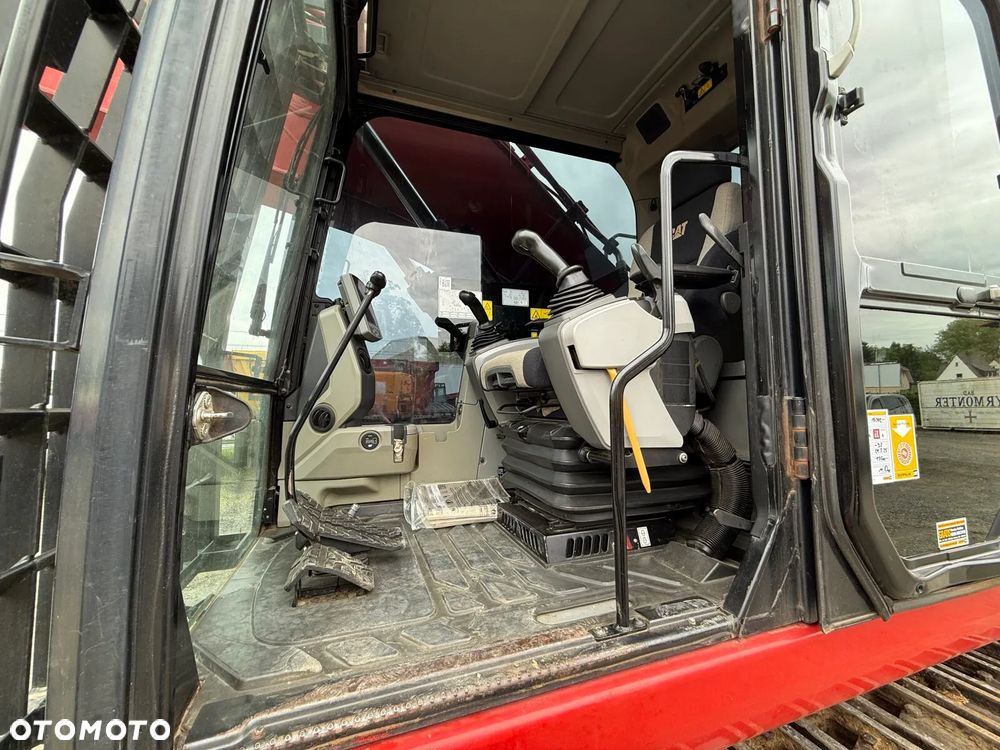 Caterpillar 320E - 8