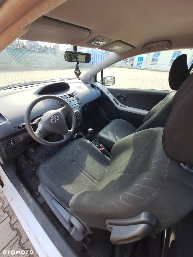 Toyota Yaris 1.0 Terra A/C - 5