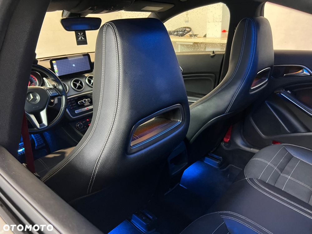 Mercedes-Benz CLA 200 7G-DCT AMG Line - 24