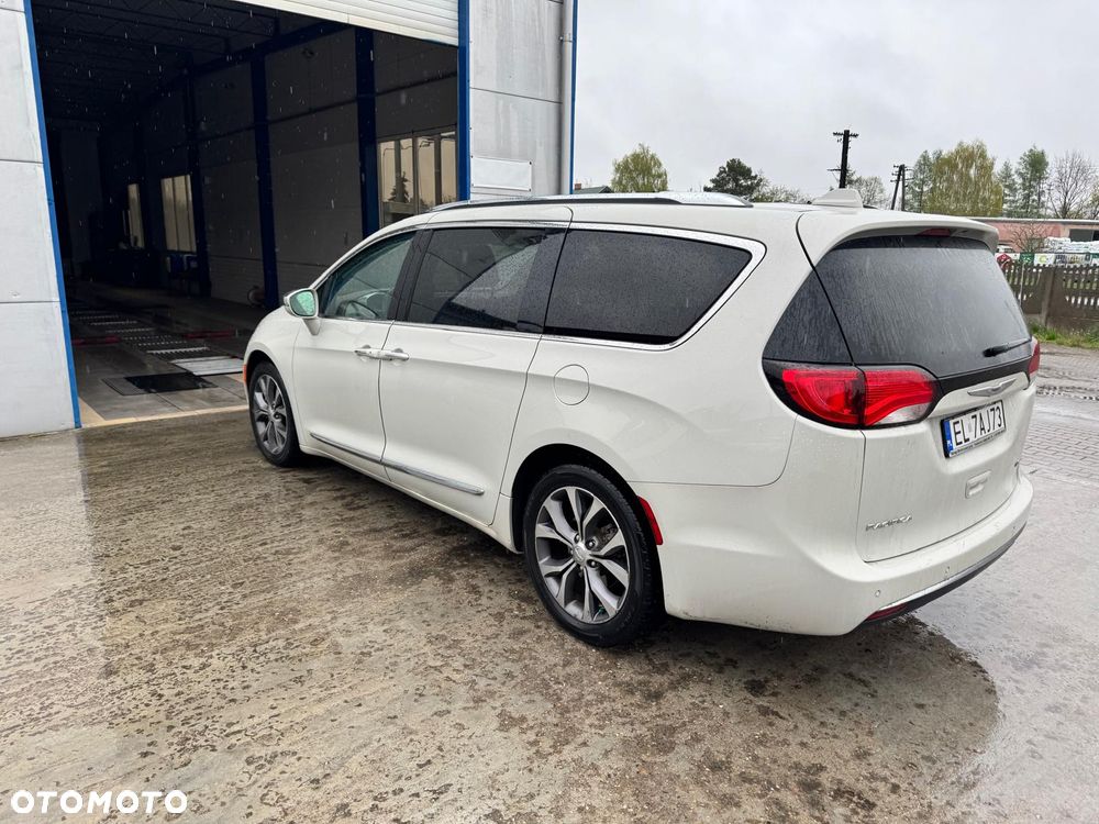 Chrysler Pacifica - 3