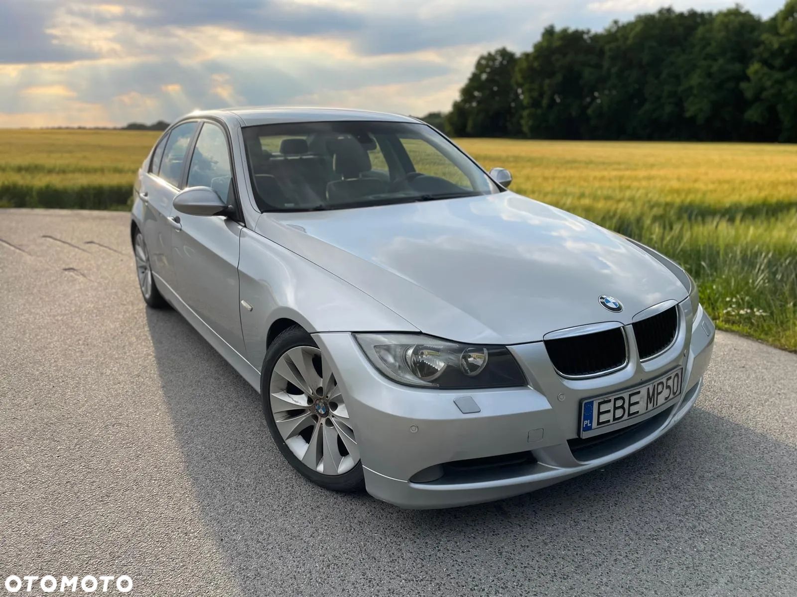 BMW Seria 3 318i - 1