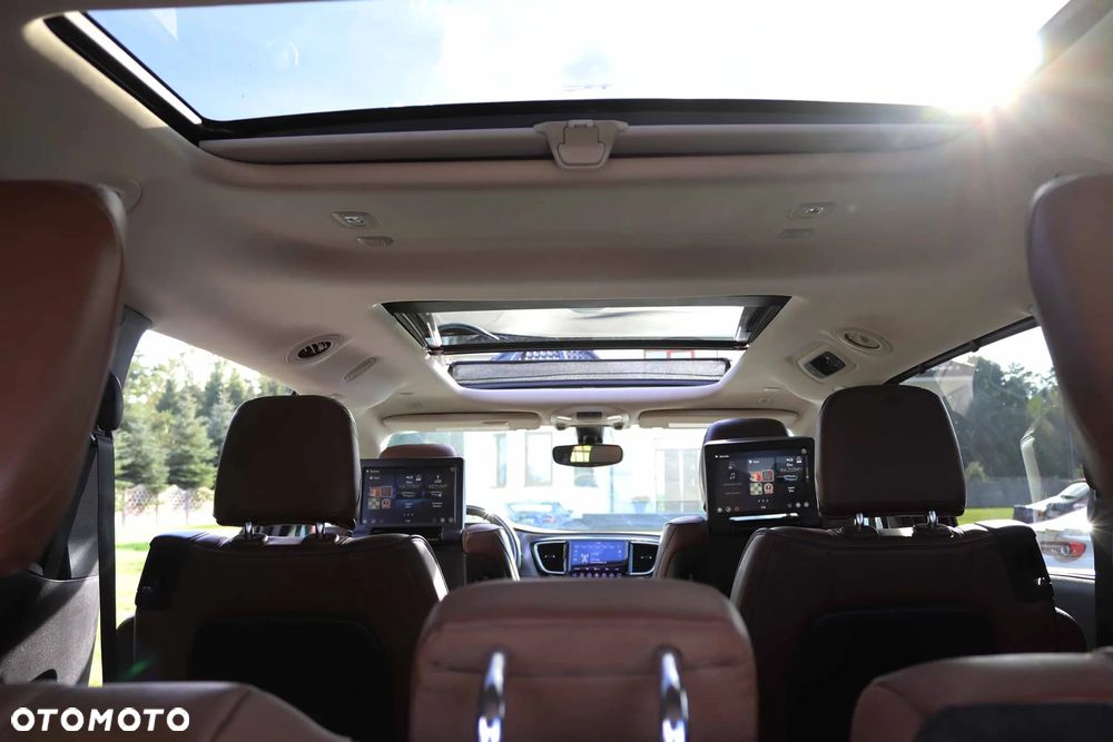 Chrysler Pacifica - 12