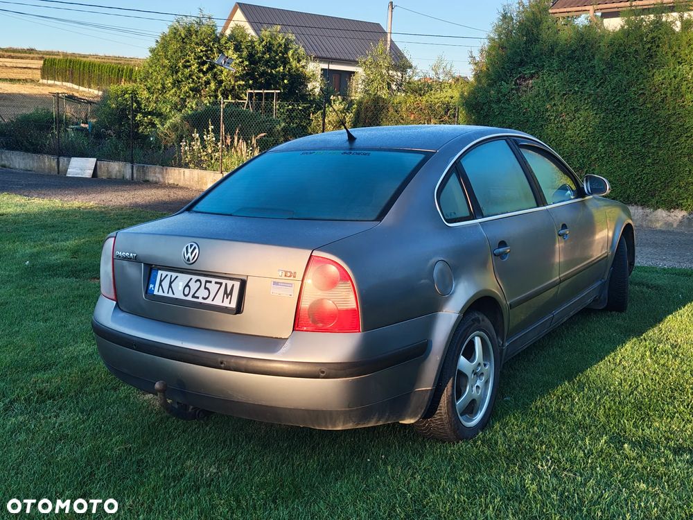 Volkswagen Passat 1.9 TDI Basis Tiptr - 5