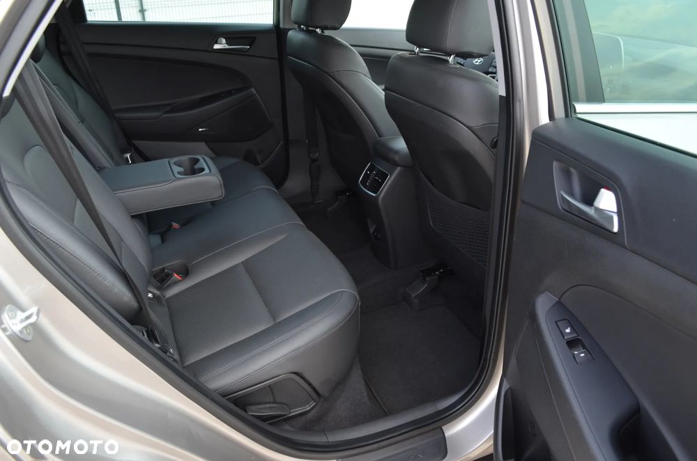 Hyundai Tucson 1.6 T-GDI GO 4WD DCT - 23