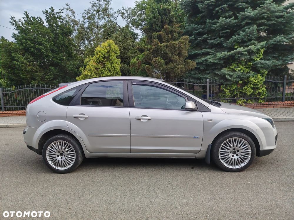 Ford Focus 1.6 16V Sport - 4