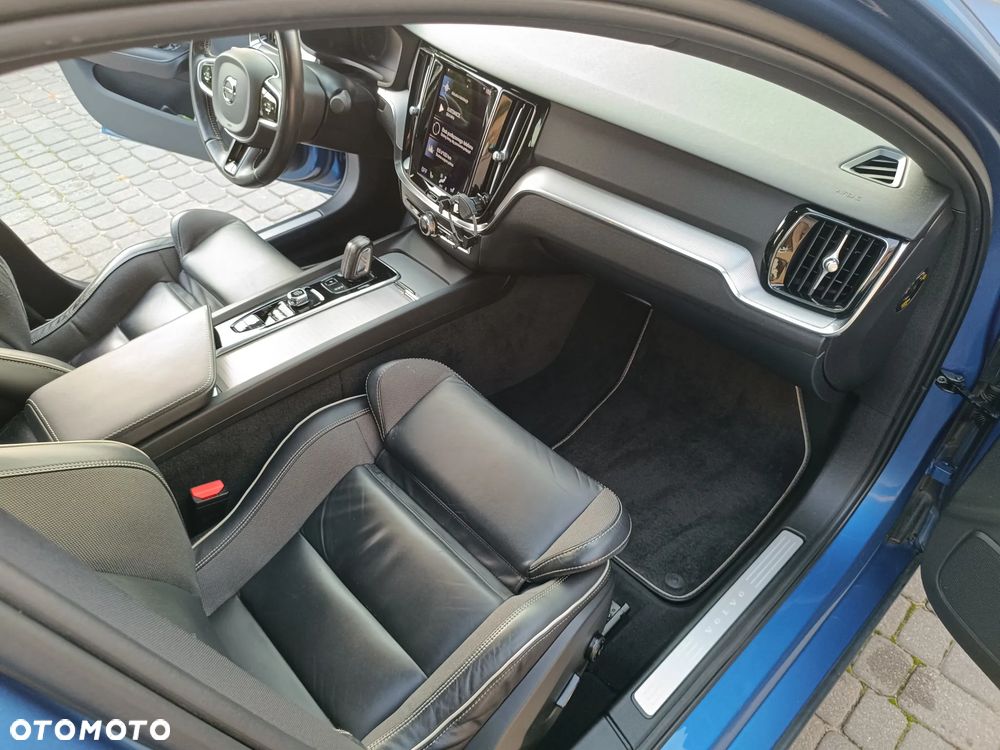 Volvo S60 B4 B R-Design - 14