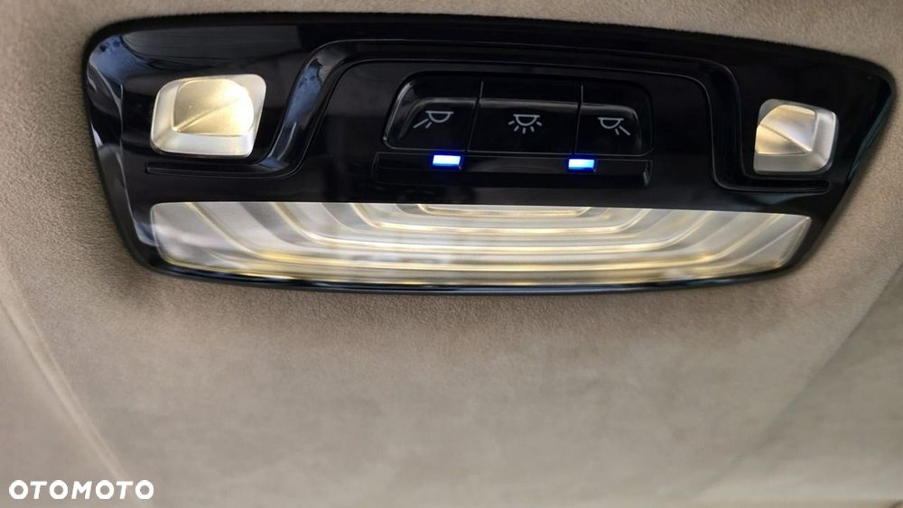 BMW Seria 7 - 32