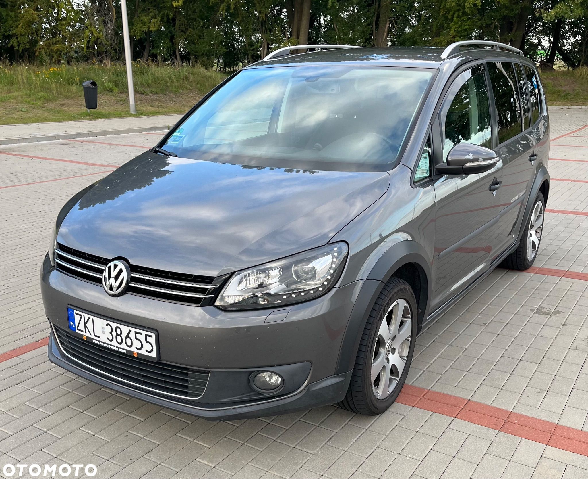 Volkswagen Touran 2.0 TDI DPF Cross - 1
