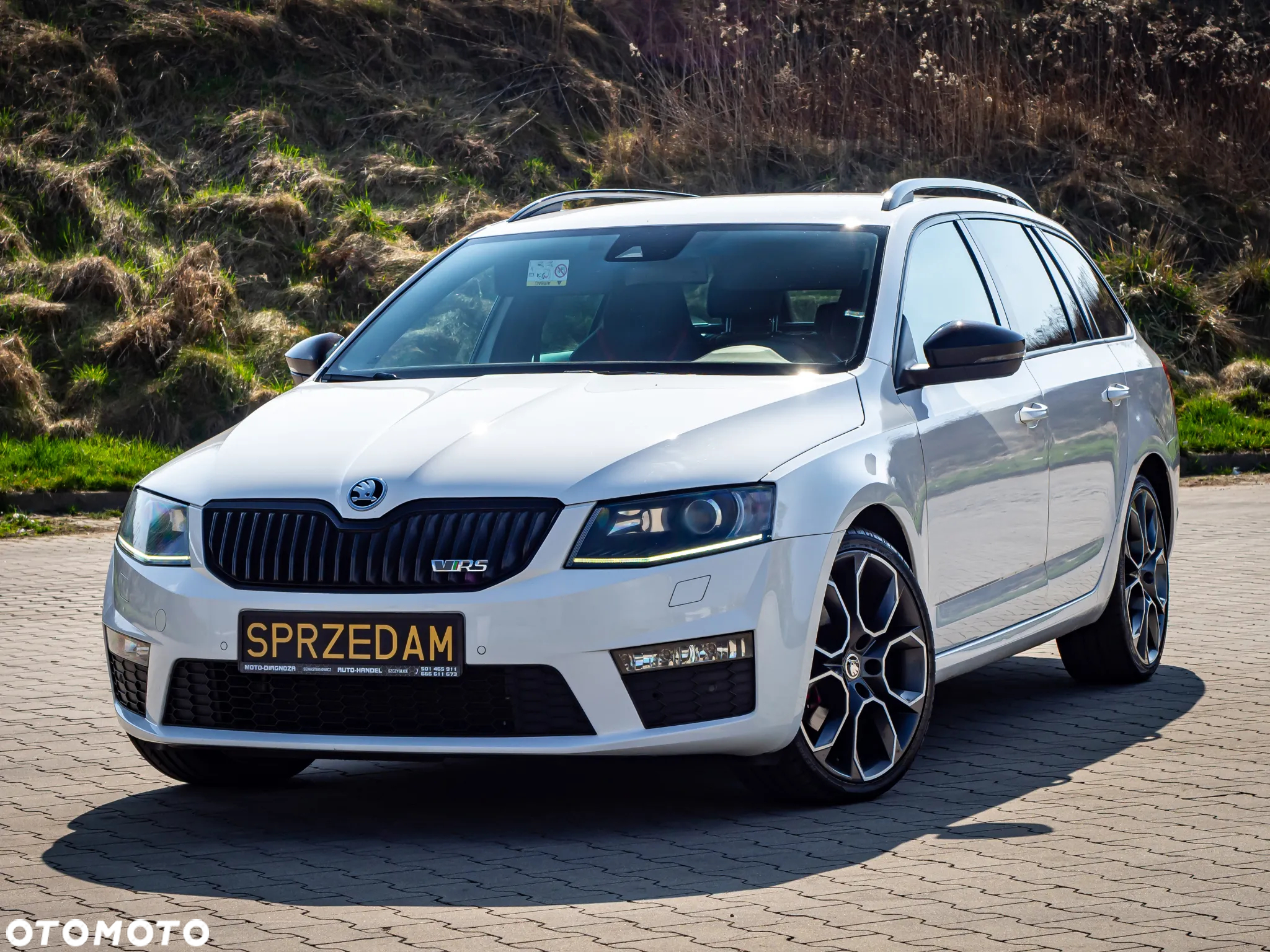 Skoda Octavia Combi 2.0 TDI DSG RS - 9
