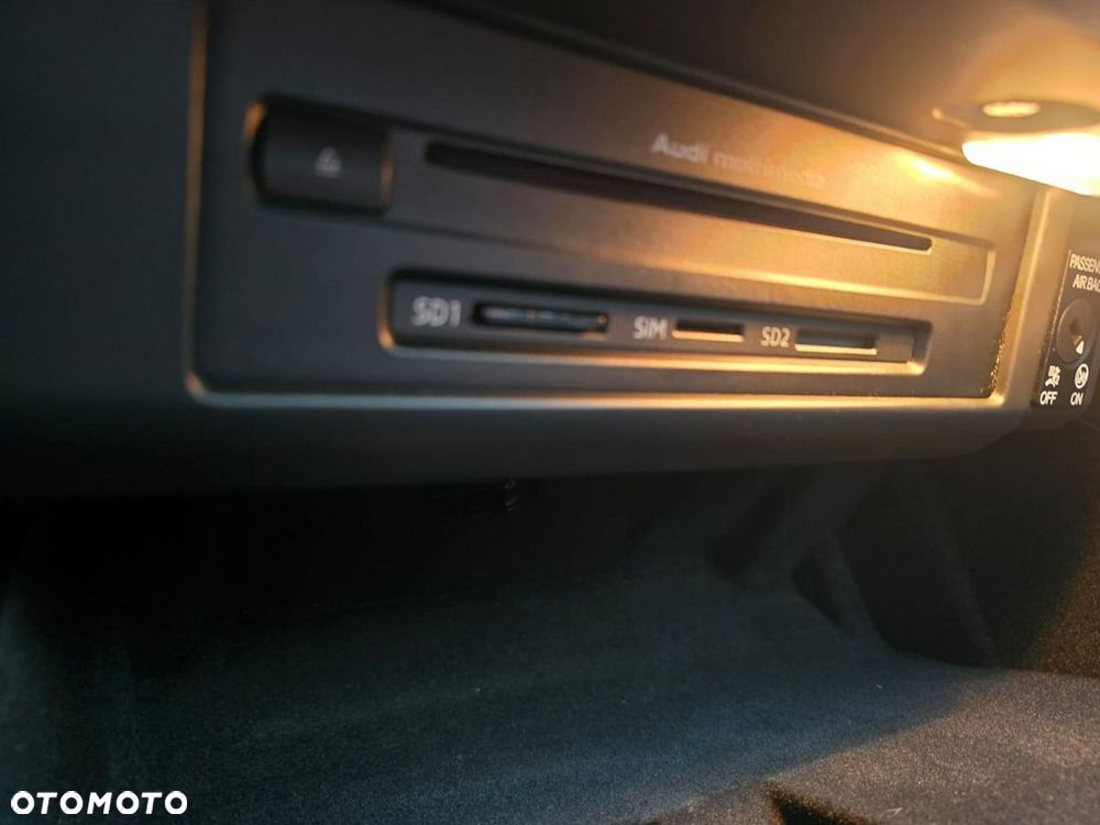 Audi A4 Limousine - 36