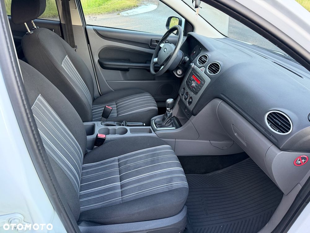 Ford Focus 1.6 Trend - 9