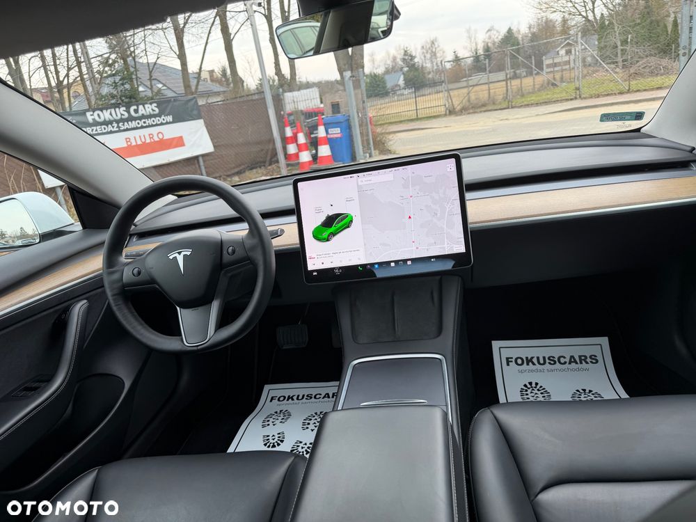 Tesla Model 3 RWD - 32