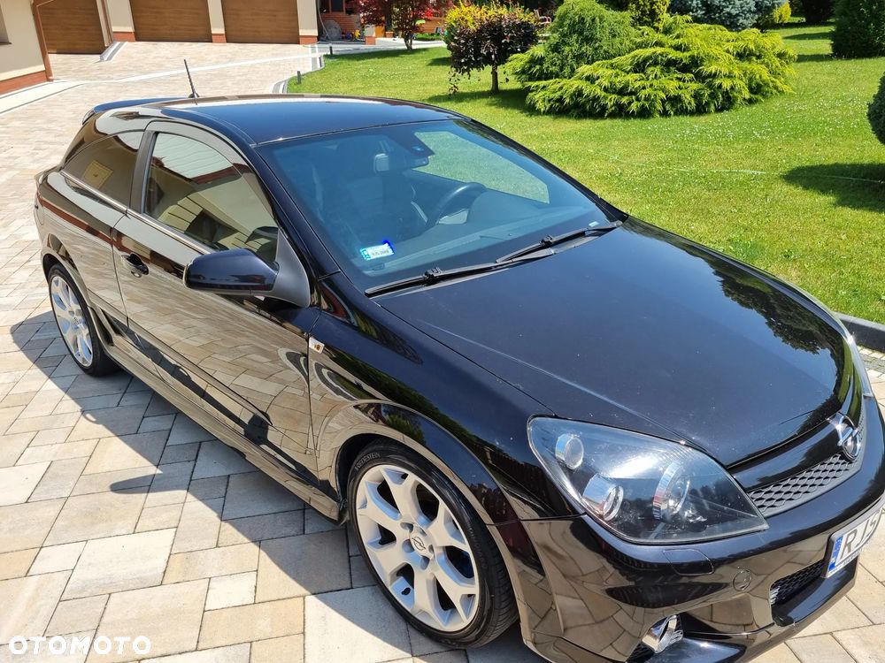 Opel Astra 2.0 T OPC - 1