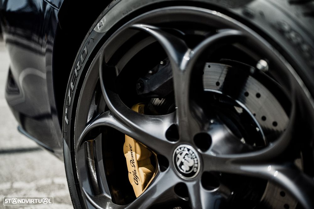 Alfa Romeo Giulia 2.9 Bi-Turbo Quadrifoglio AT8 - 32