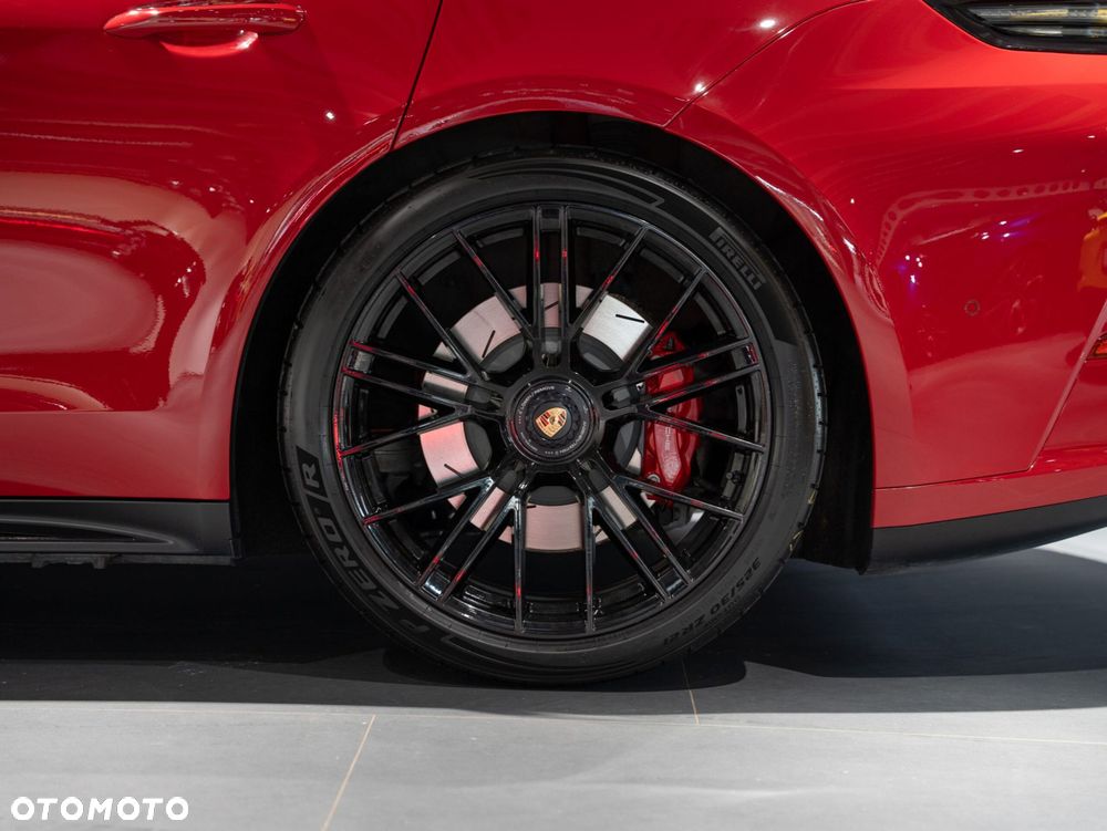 Porsche Panamera GTS - 9