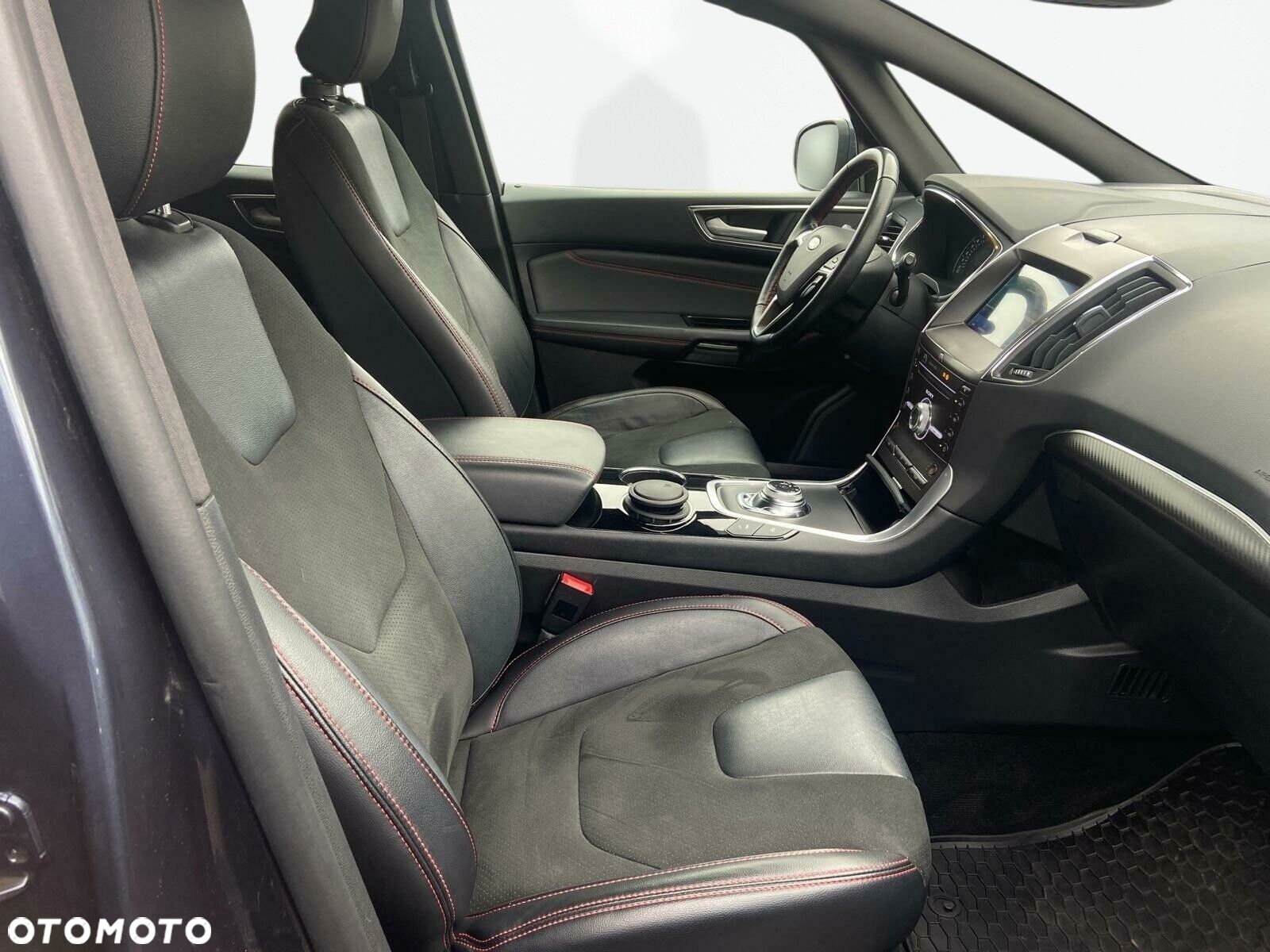 Ford S-Max - 12