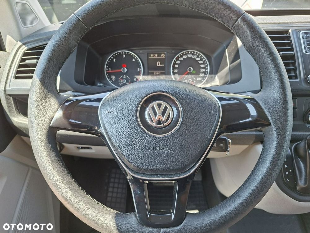 Volkswagen Caravelle - 14