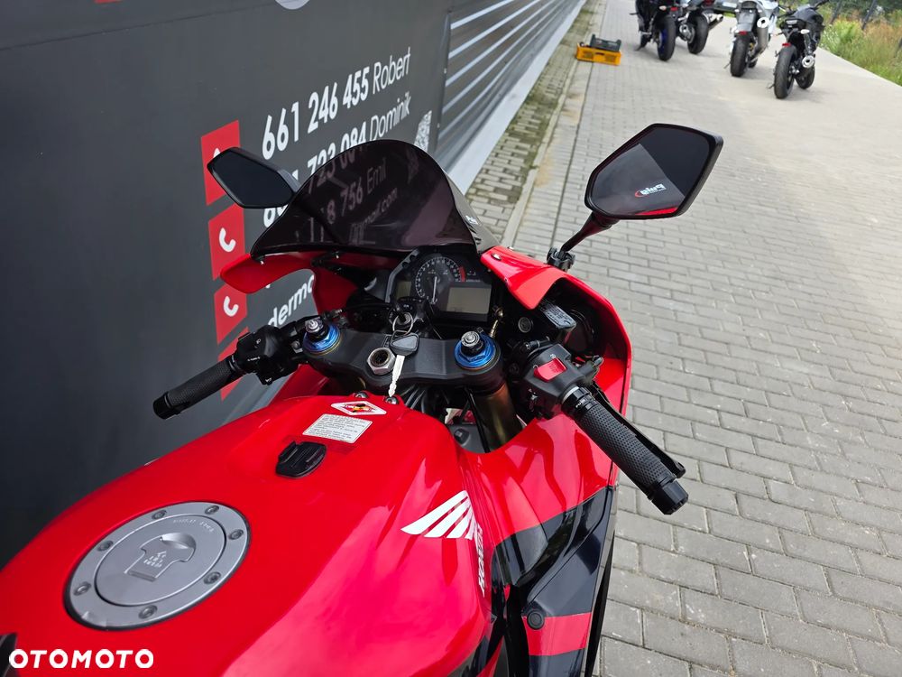 Honda CBR - 32