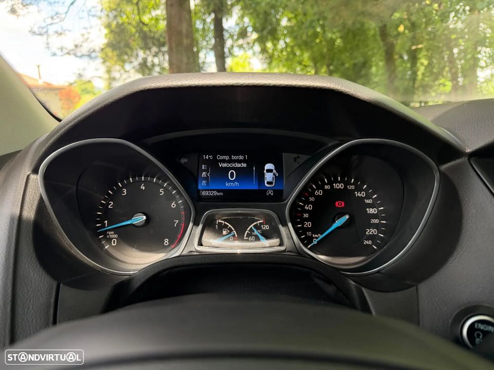Ford Focus SW 1.0 EcoBoost Titanium - 22