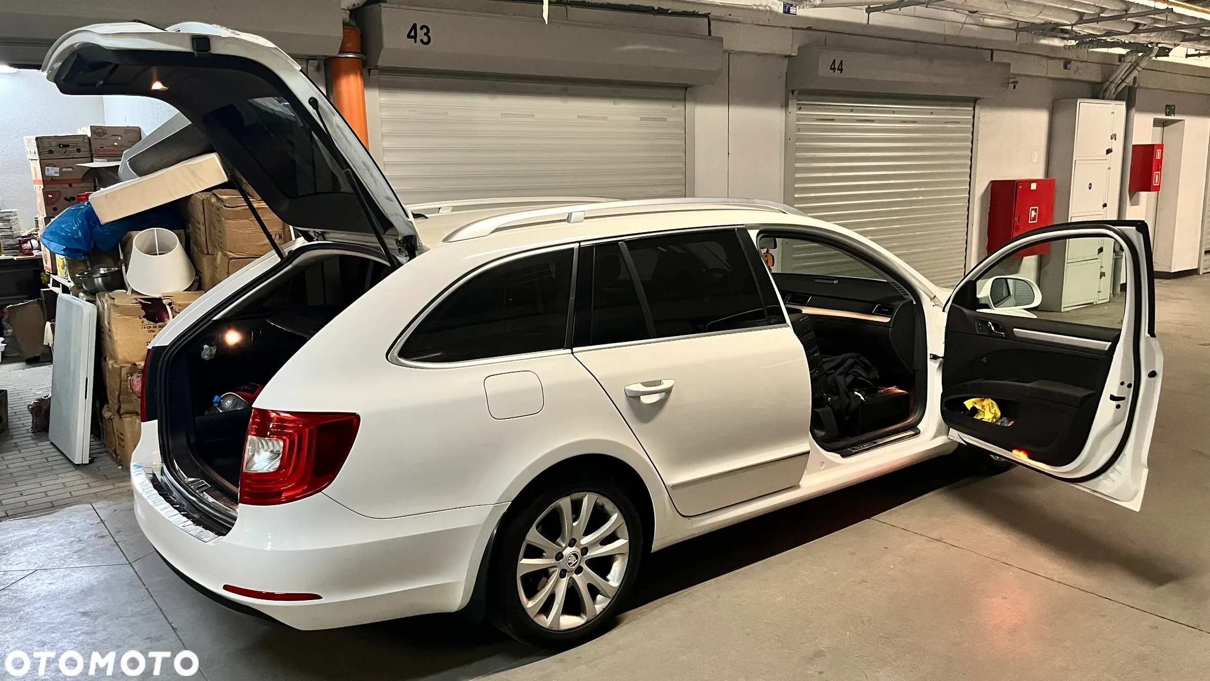 Skoda Superb 2.0 TDI Ambition DSG - 17