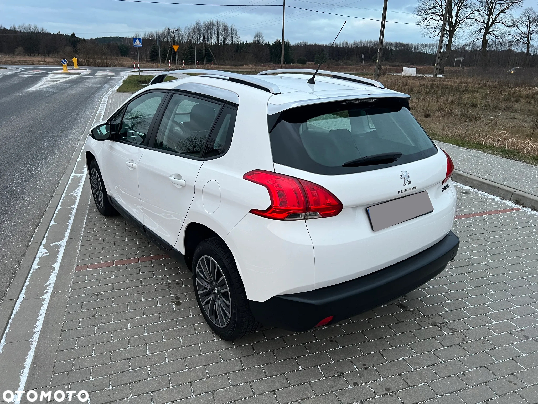 Peugeot 2008 1.2 Pure Tech Allure S&S - 25