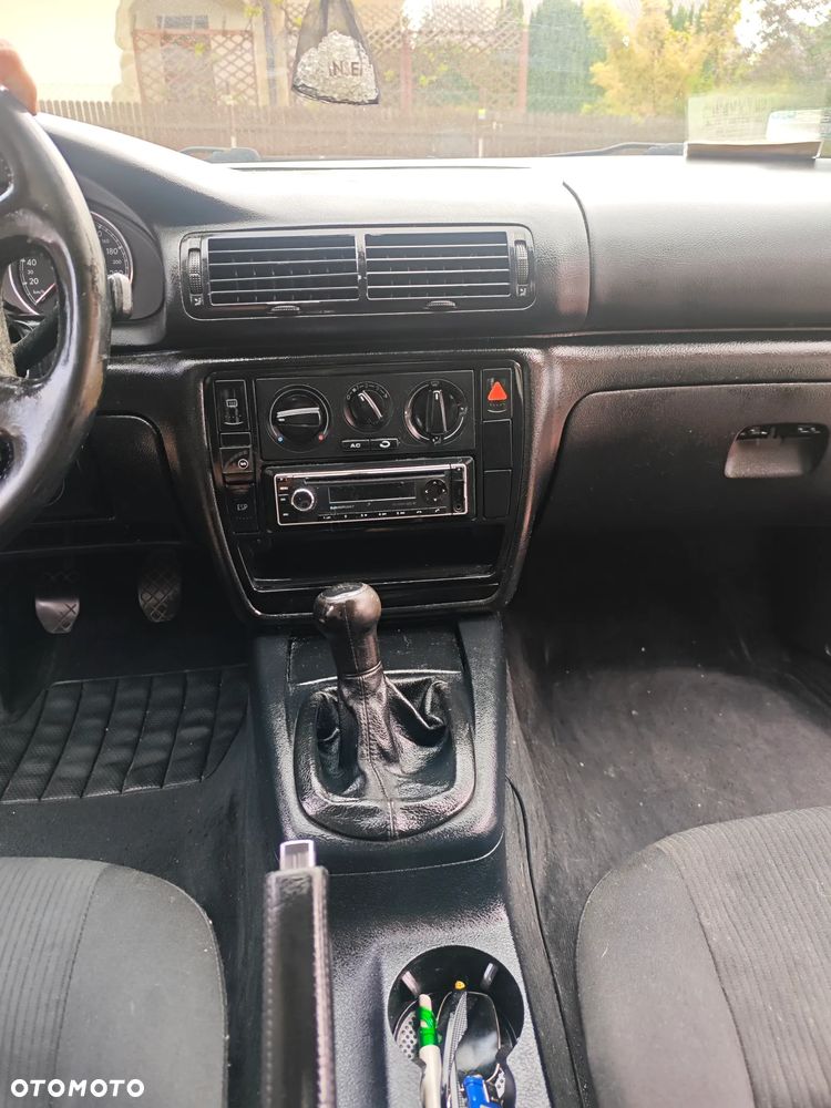 Volkswagen Passat 2.0 - 1