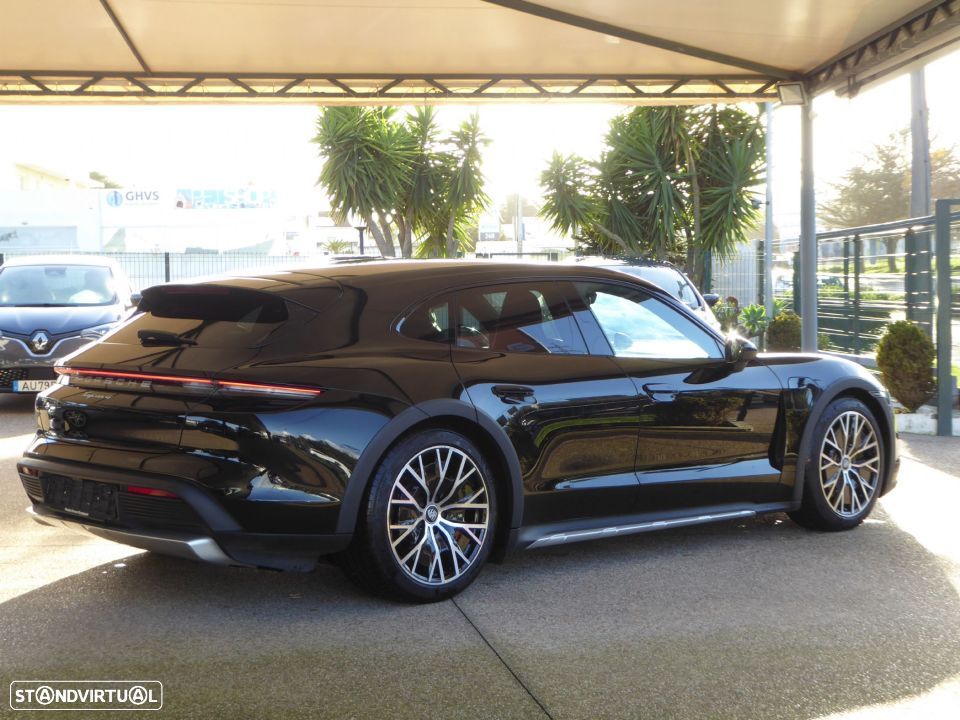 Porsche Taycan Cross Turismo 4 - 28