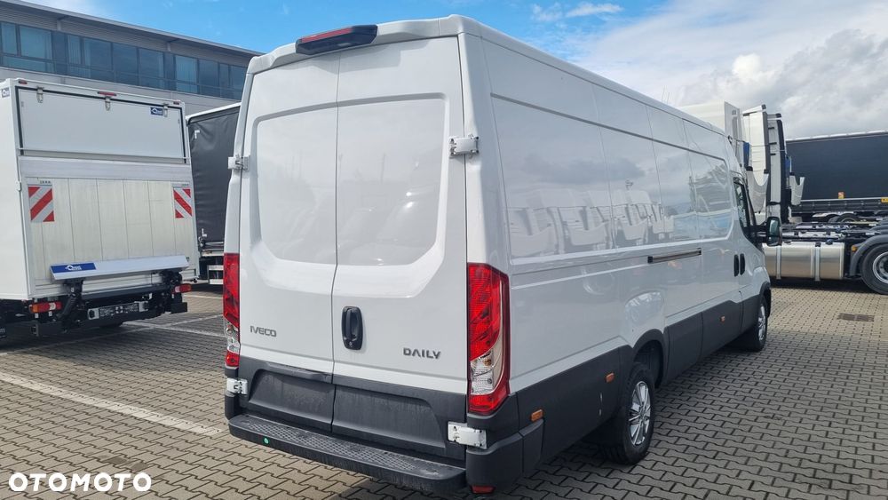 Iveco Daily 35S18HA8V 16m3 Leasing 0% 0% 0% - 4