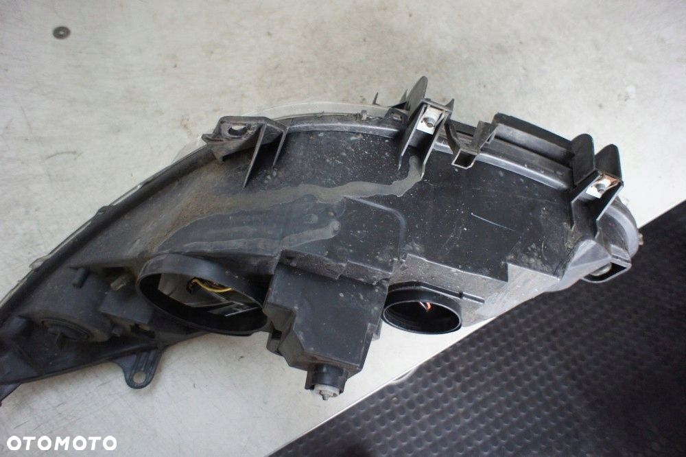 PEUGEOT 307 SW LAMPA PRAWY PRZÓD - 2