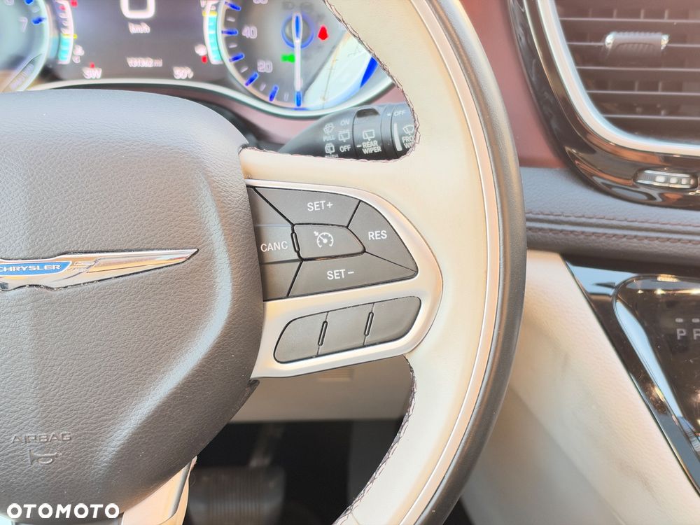 Chrysler Pacifica - 21