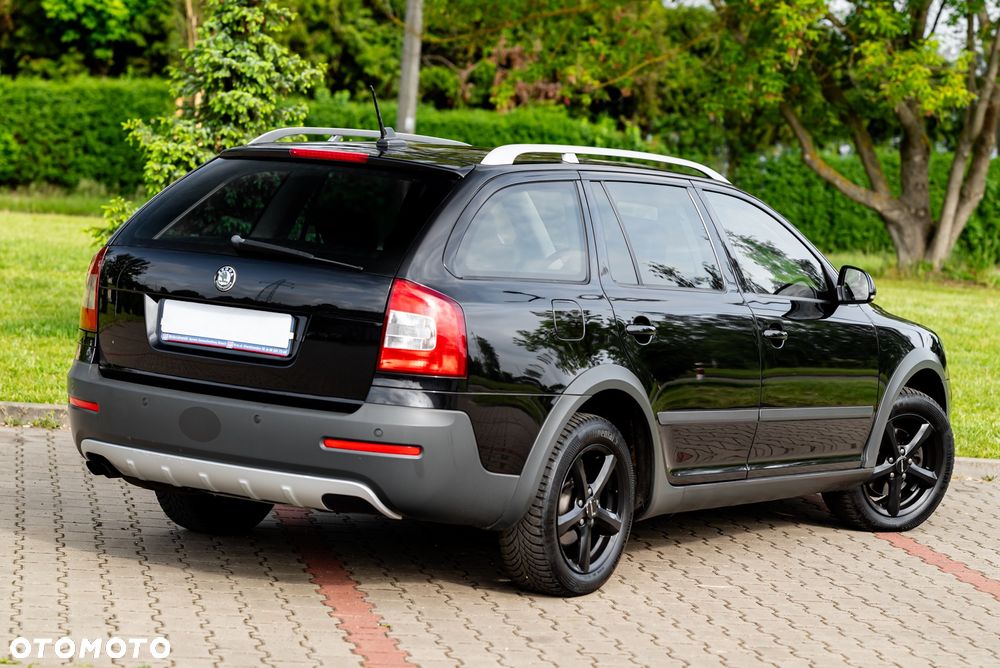 Skoda Octavia 2.0 TDI DPF 4x4 DSG Scout - 17