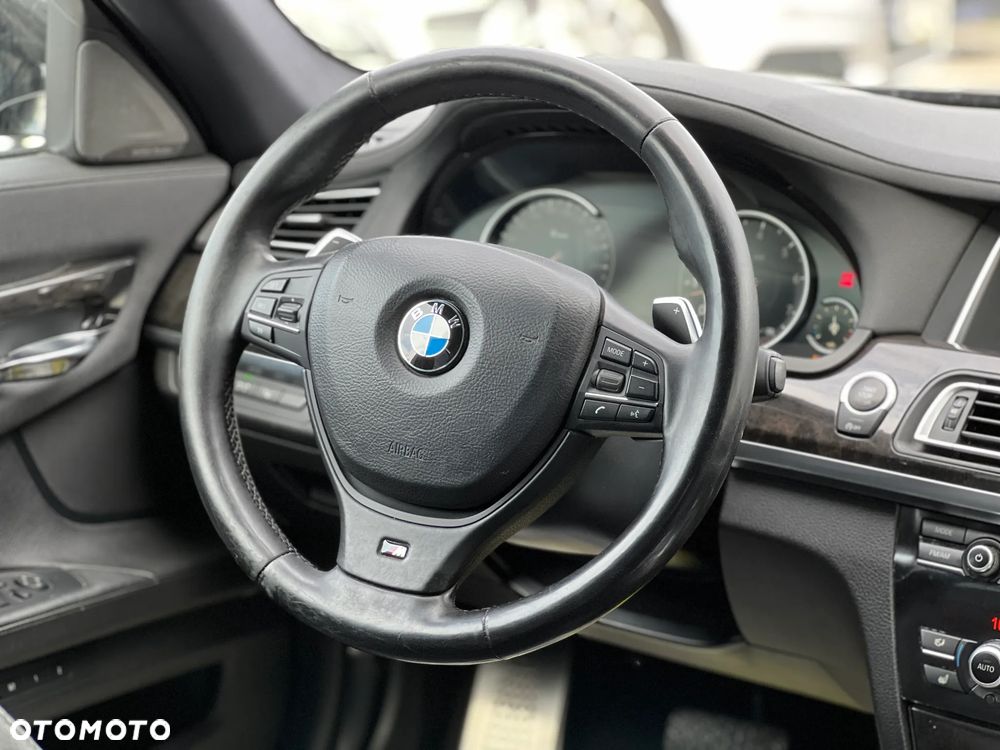BMW Seria 7 - 30