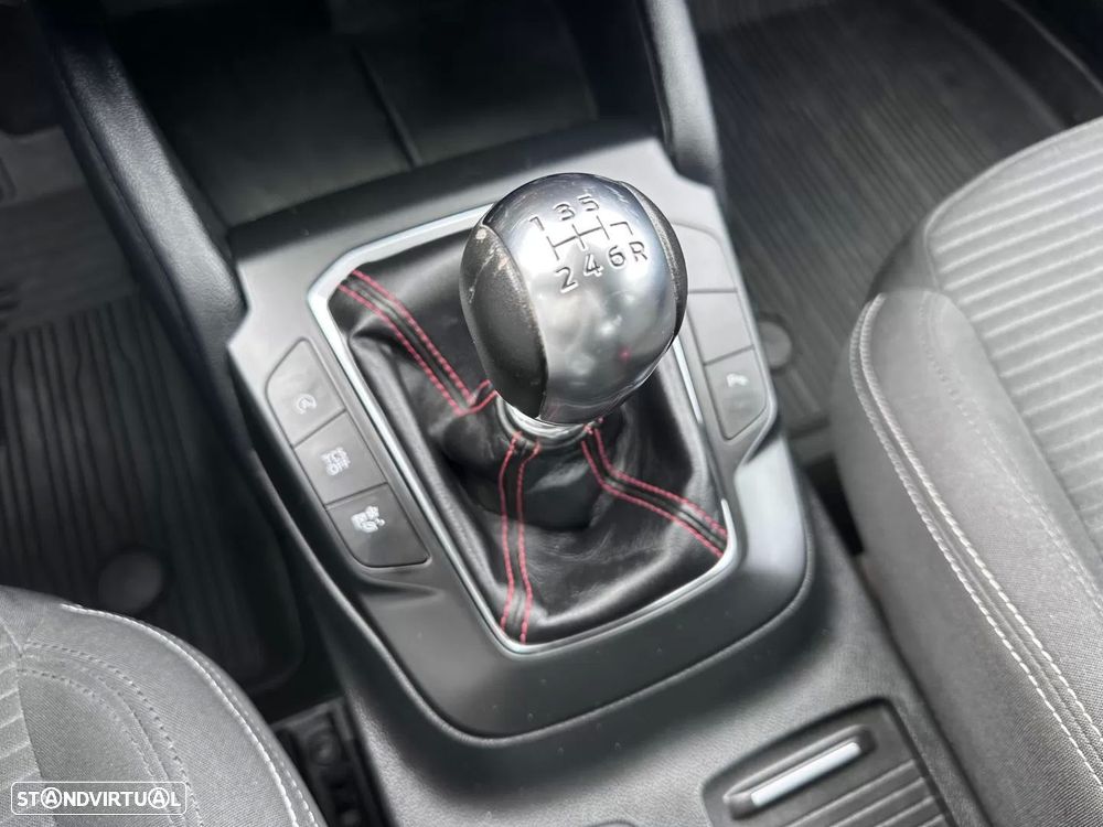 Ford Focus 1.0 EcoBoost S&S TITANIUM - 37