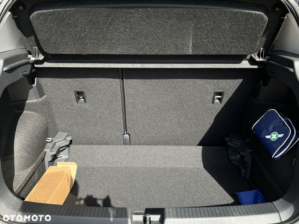 Volkswagen T-Cross - 12