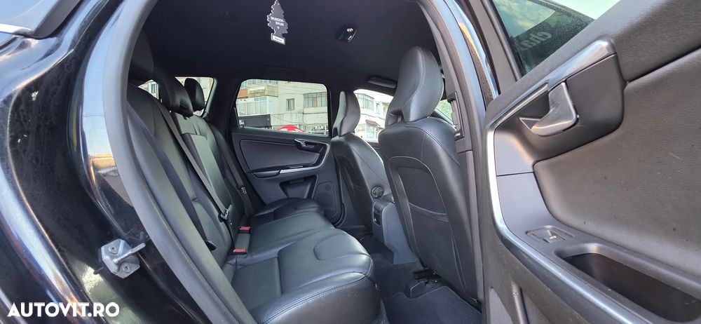 Volvo XC 60 D4 Geartronic Summum - 9