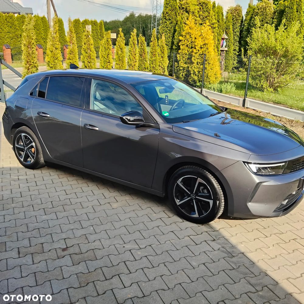 Opel Astra 1.2 T Elegance S&S - 10