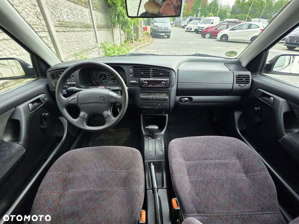 Volkswagen Golf 2.0 GL - 12