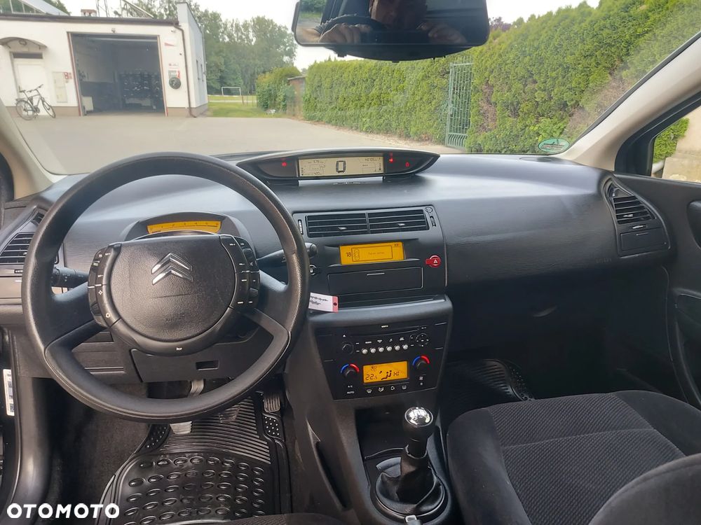 Citroën C4 HDi 110 FAP Tonic - 8
