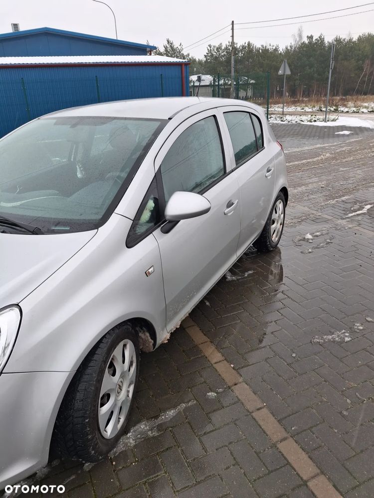 Opel Corsa 1.2 16V Essentia - 3