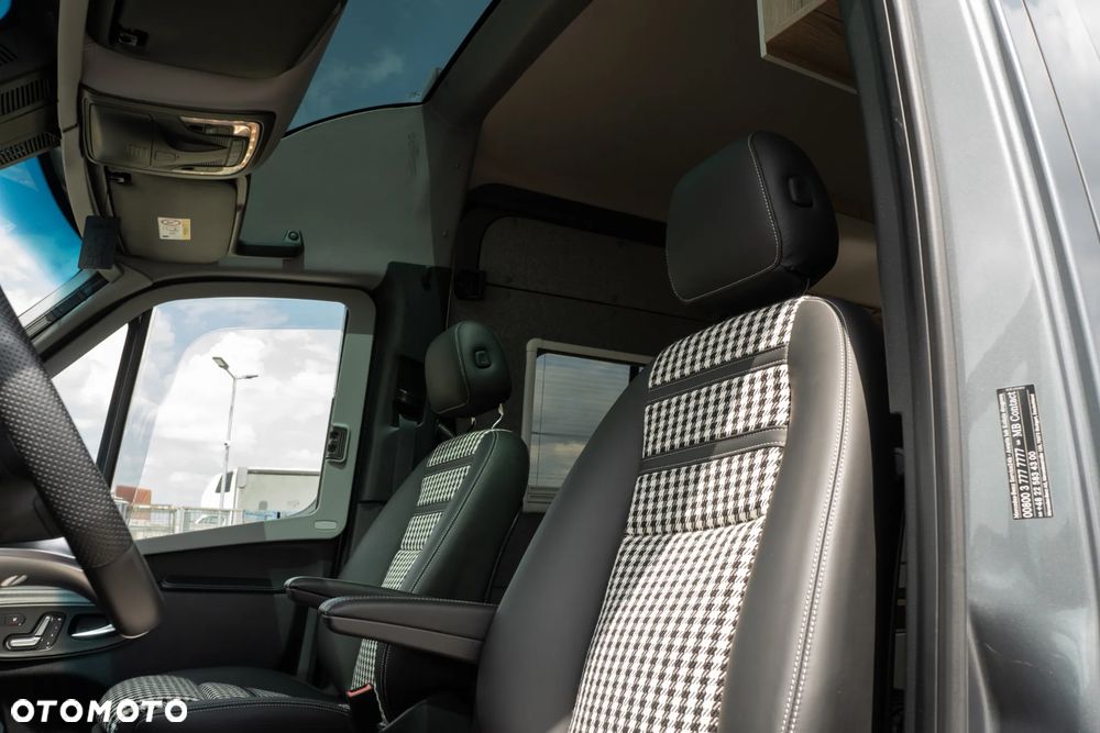 Mercedes-Benz Sprinter - 12